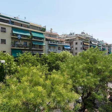 Chic & Minimal Apt. 5 Min From Metro Apartment