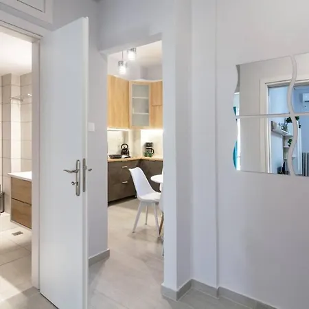 Chic & Minimal Apt. 5 Min From Metro * Athens