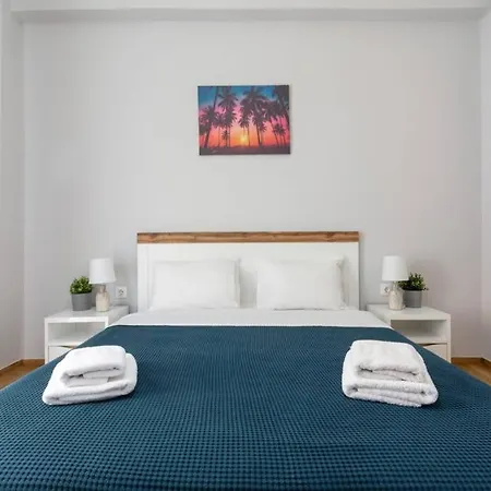 Chic & Minimal Apt. 5 Min From Metro * Athens