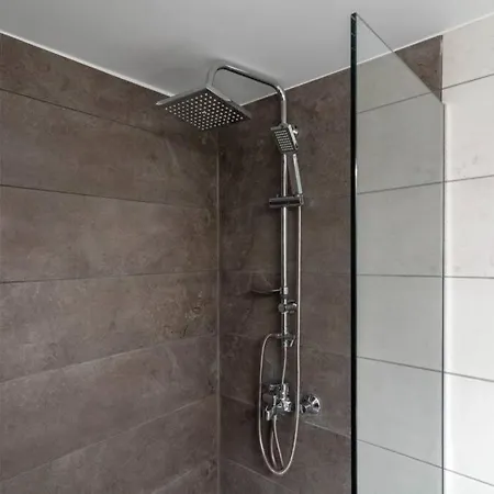 Apartment Chic & Minimal Apt. 5 Min From Metro *